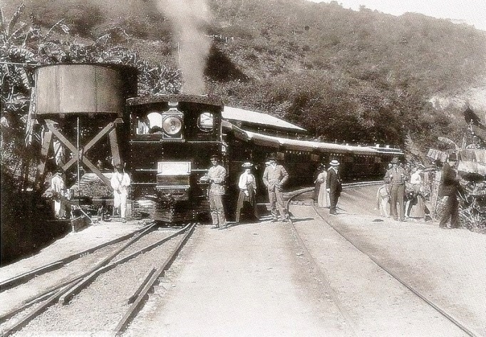 Tren Caracas-La Guaira.....Estación el Zig- Zag...1916